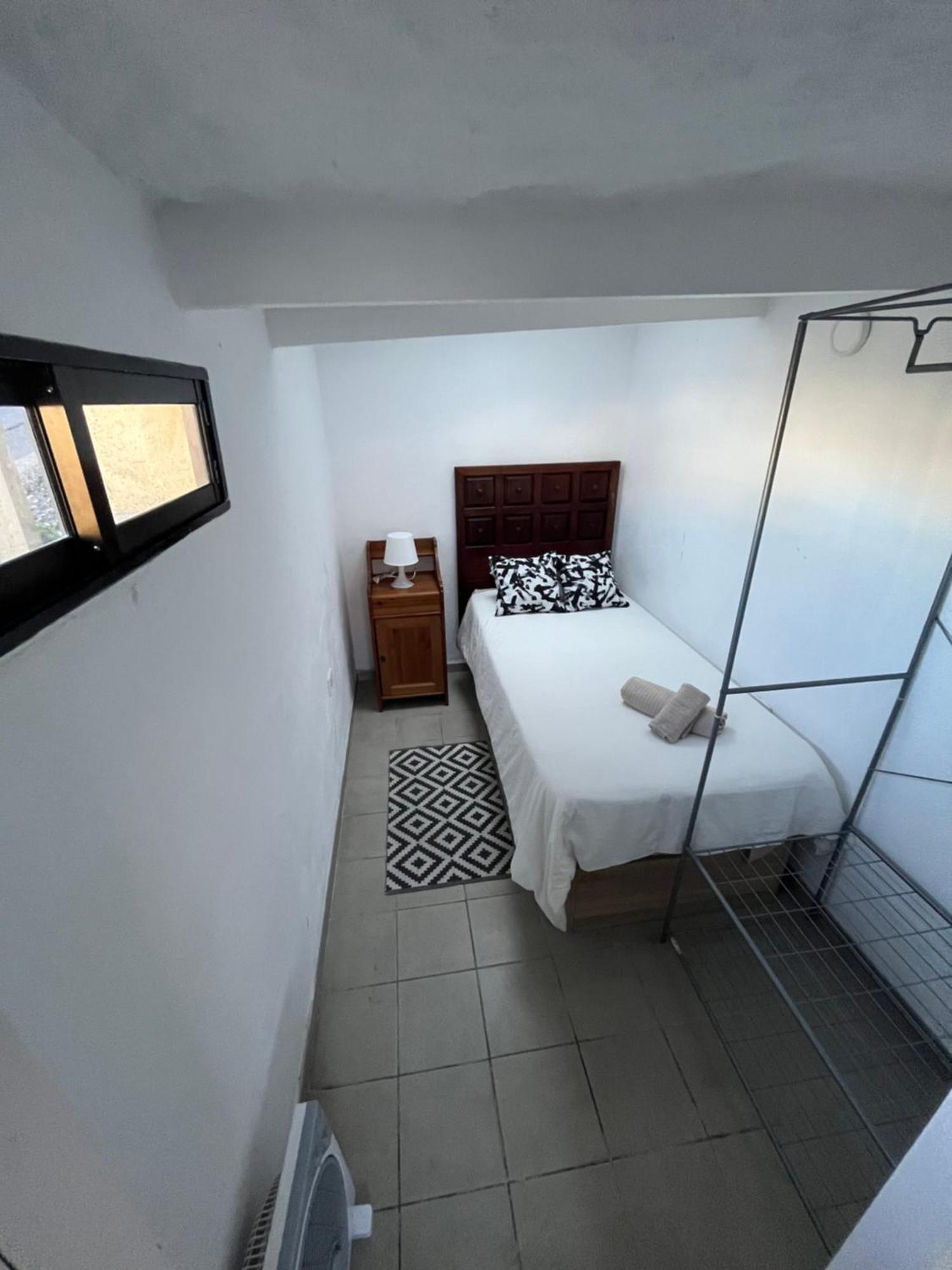 Whispering Tides Villa กันเดลาเรีย ภายนอก รูปภาพ